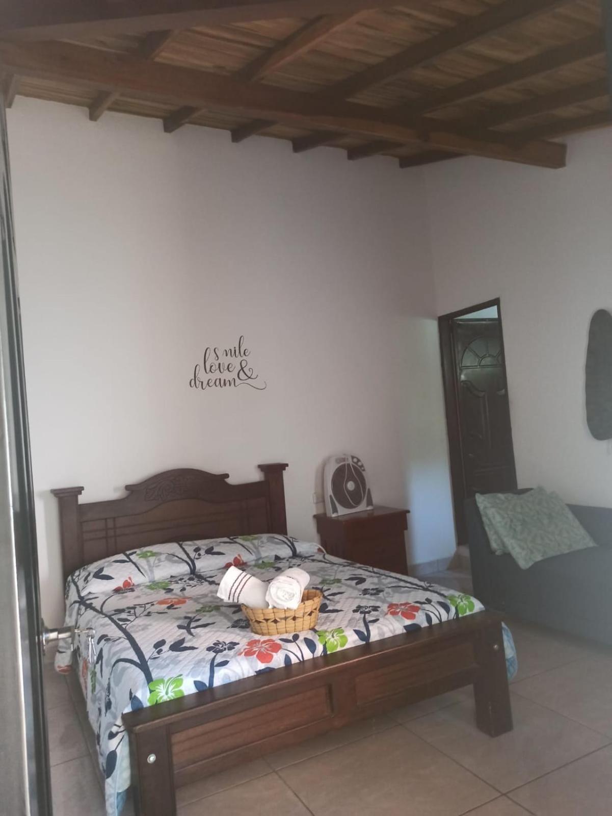 Hostal Jose Navarro Guadalupe Екстер'єр фото